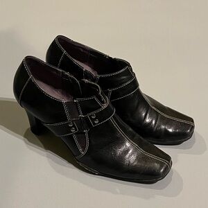 Aerosols Black Booties w/ Heel 9.5 **NWOT**